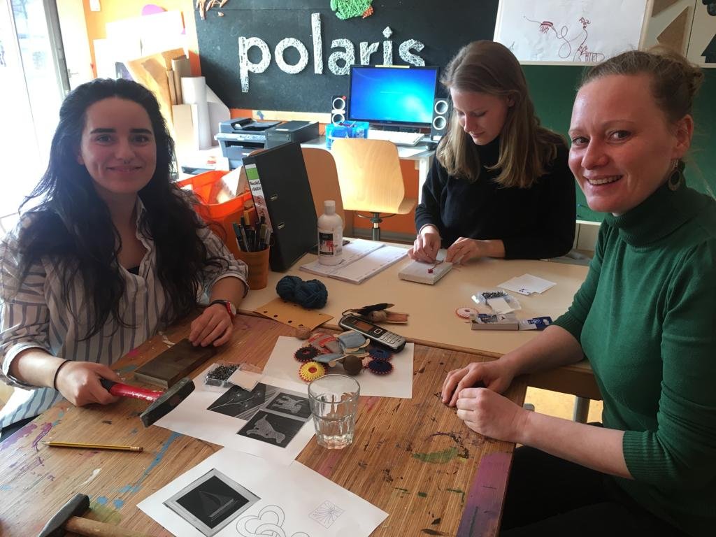 Unsere EFD-lerin Merve (links), gemeinsamen mit Nimuë und Sylvia aus dem polaris-Team IMG-20190226-WA0004.jpg